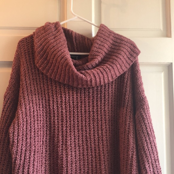 Burgundy sweater - Picture 2 of 4